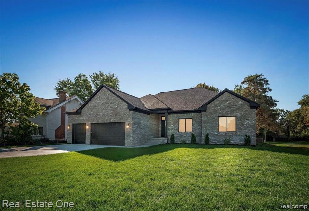 5636 Paris Drive, Sterling Heights, MI 48310 — front exterior