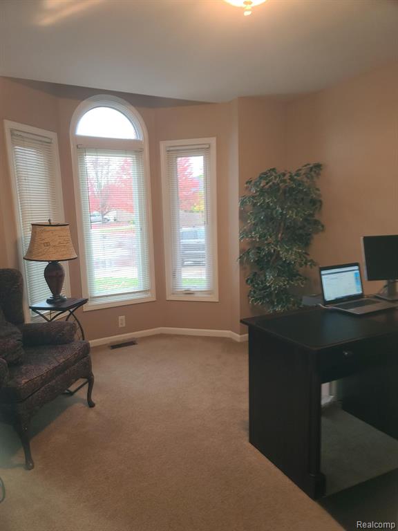 43201 POINTE Drive, Clinton Twp, MI 48038 — Photo 6