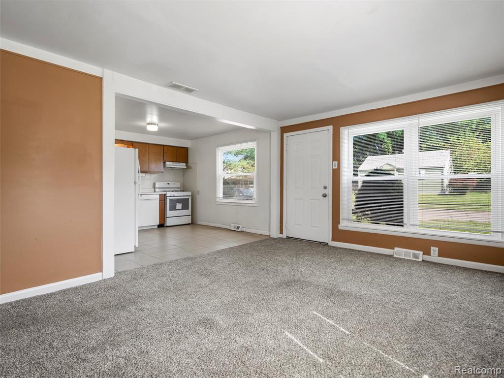 594 E Barrett Avenue, Madison Heights, MI 48071 — Photo 11