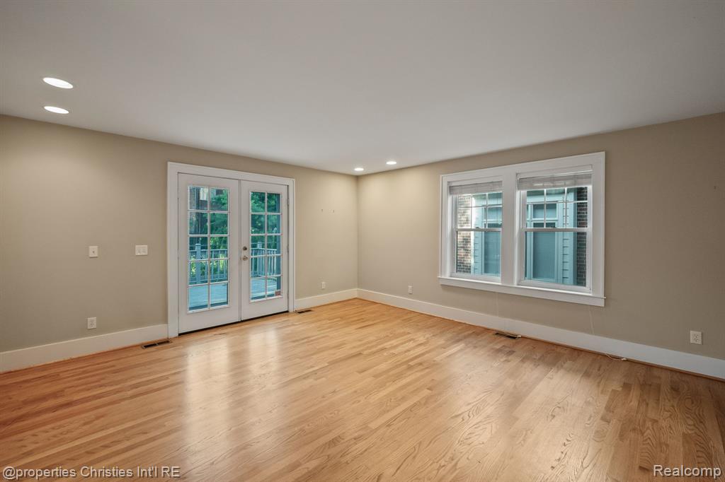 532 Wallace Street, Birmingham, MI 48009 — Photo 18