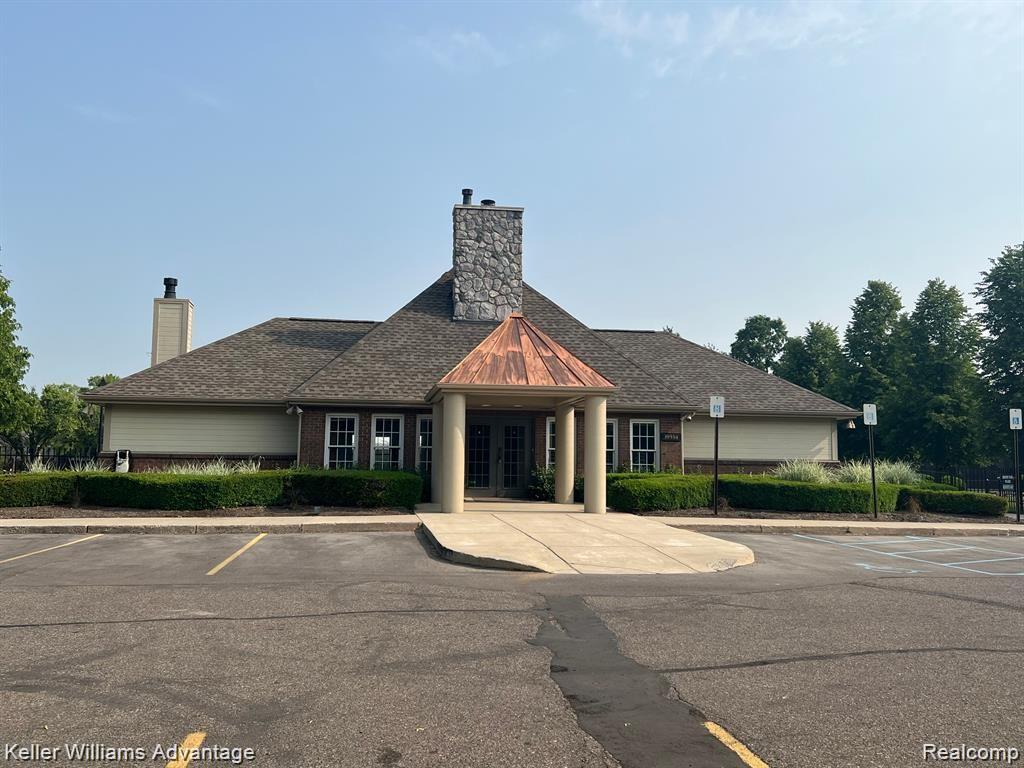 39547 CHAMPION Court, Northville, MI 48168 — Photo 53