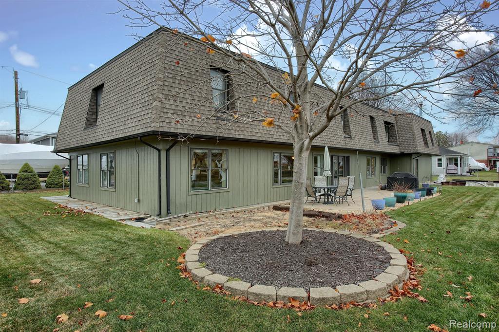 46070 EDGEWATER Drive, Chesterfield, MI, 48047