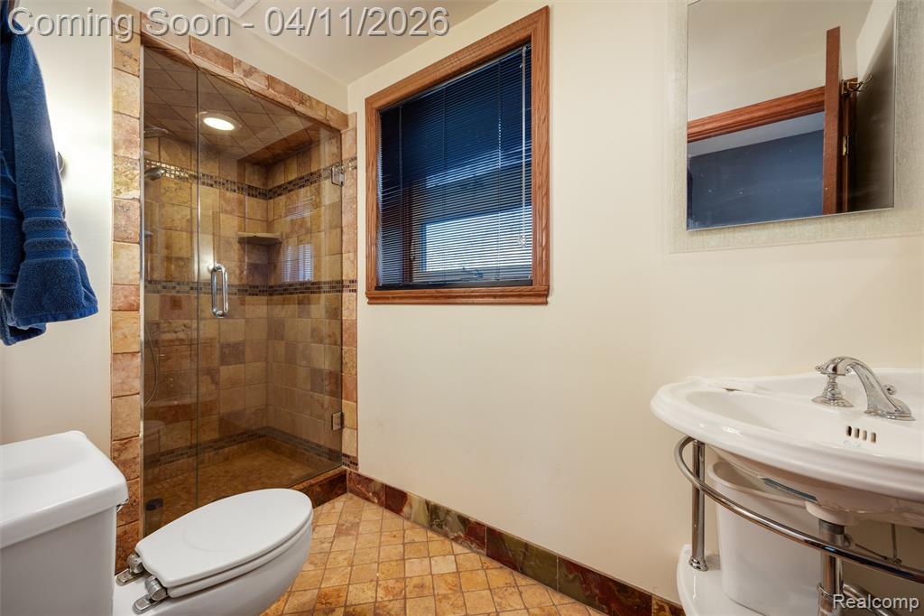 32998 Biddestone Lane, Farmington, MI, 48334