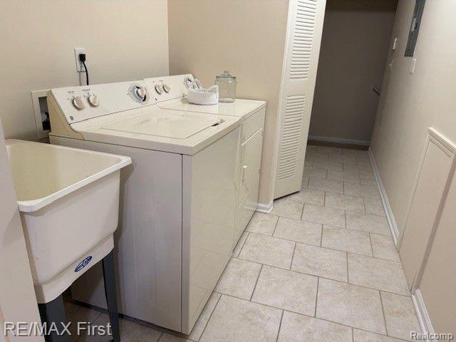 43195 WOODBRIDGE Drive, Clinton Twp, MI 48038 — Photo 15