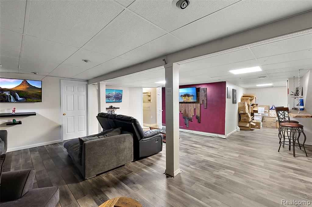 19208 W 11 Mile Road, Lathrup Village, MI 48076 — Photo 49