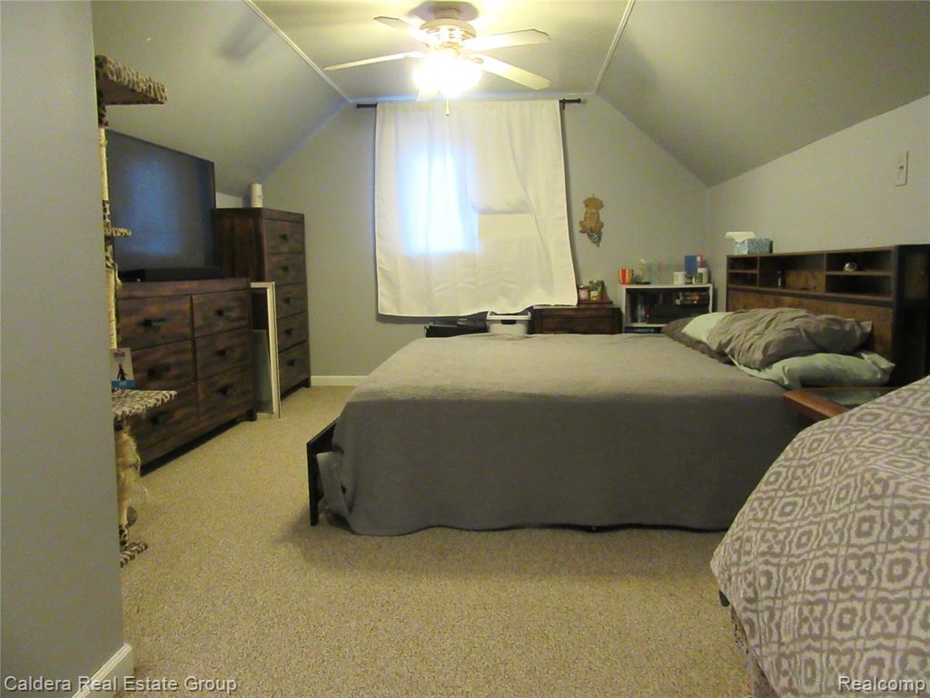 933 E Dallas Avenue, Madison Heights, MI 48071 — Photo 18
