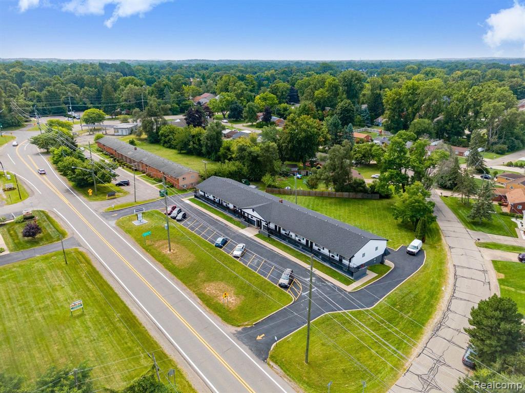 2475 S COMMERCE Road, Wolverine Lake, MI 48390 — Photo 4