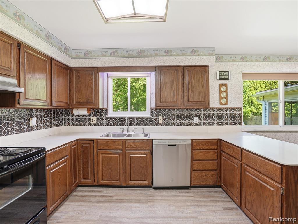 5059 Kidder Road, Almont, MI 48003 — Photo 11