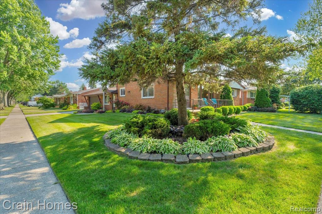 846 Moulin Avenue, Madison Heights, MI 48071 — Photo 3