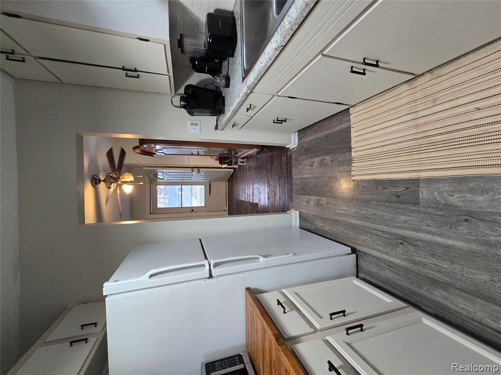 6465 Monrovia Drive, Waterford, MI 48329 — Photo 13