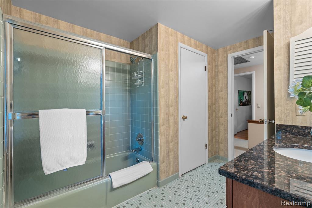 4245 Old Dominion Drive, West Bloomfield, MI 48323 — Photo 25