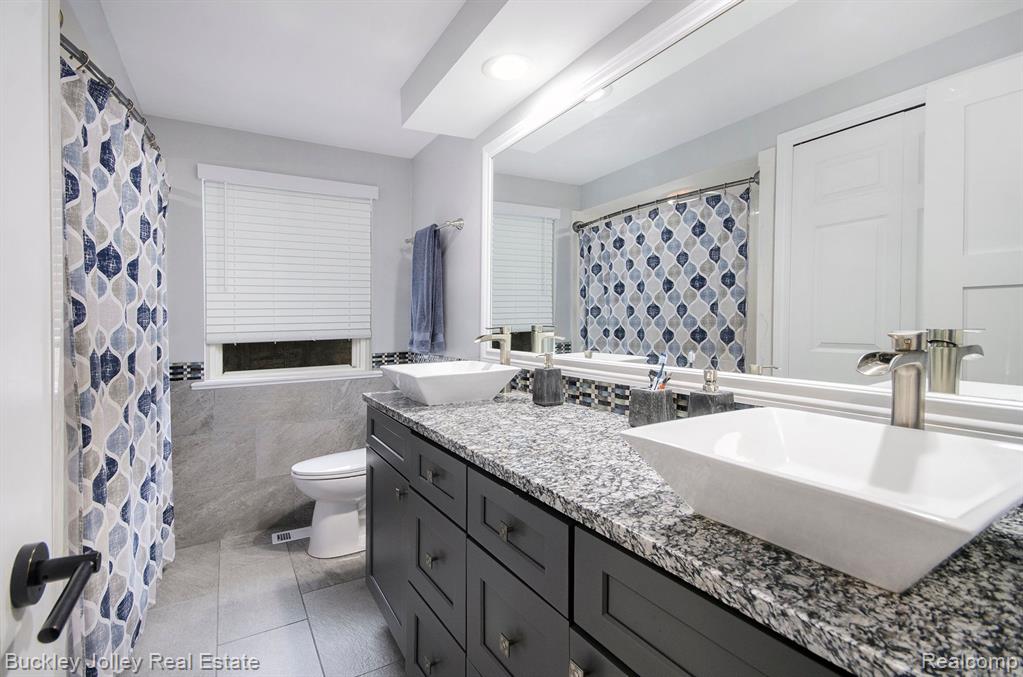5178 FOREST VIEW Court, Brighton, MI 48116 — Photo 11