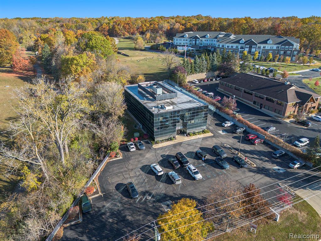 42450 W 12 Mile Rd Road, Novi, MI — Photo 10