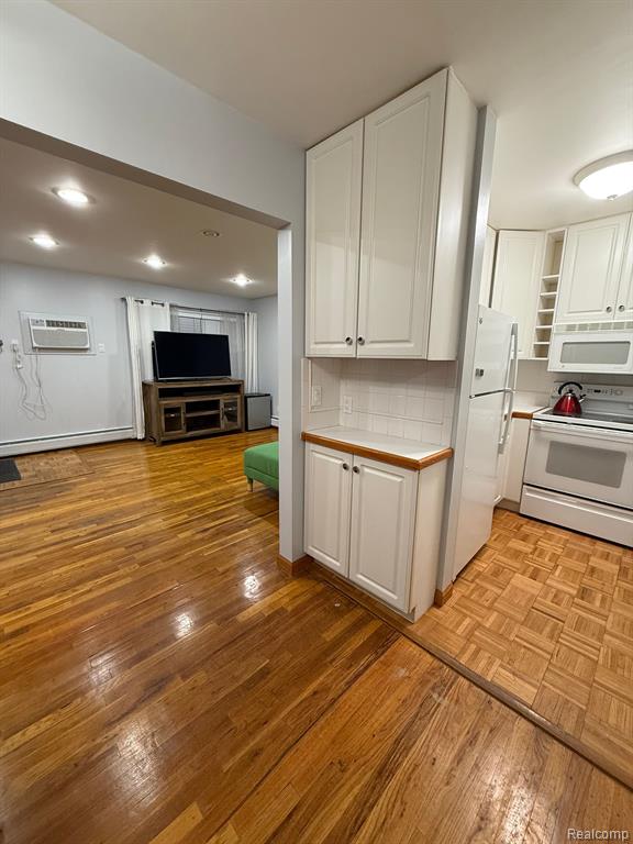 3421 Hillside Drive, 28, Royal Oak, MI 48073 — Photo 9