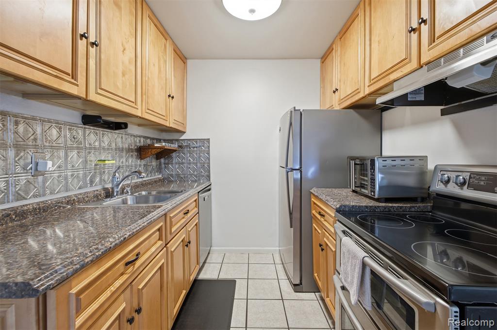 9921 Allen Pointe Drive, 4, Allen Park, MI 48101 — Photo 11