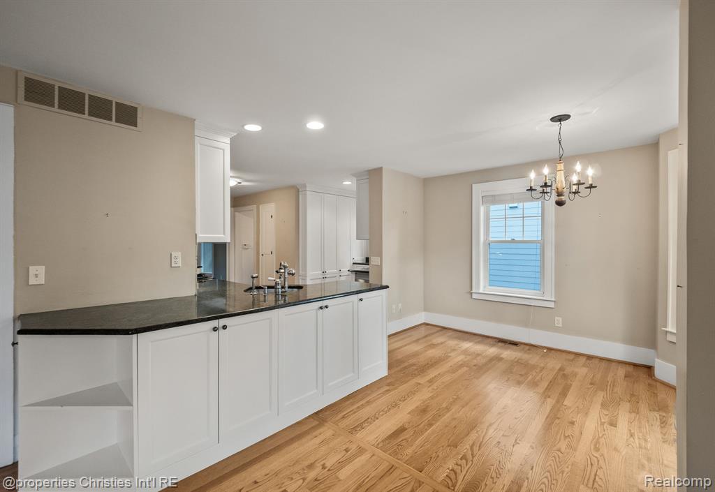532 Wallace Street, Birmingham, MI 48009 — Photo 13