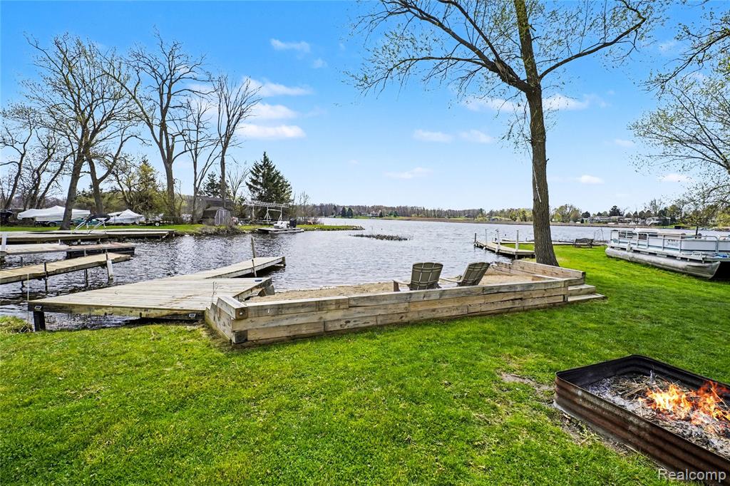 6522 BENNETT LAKE Road, Fenton, MI 48430 — Photo 2