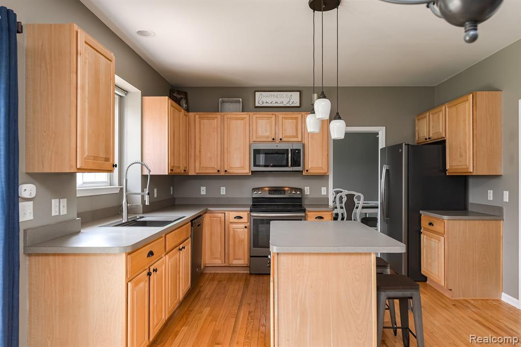 6249 CHERRYWOOD Drive, Ypsilanti, MI 48197 — Photo 4