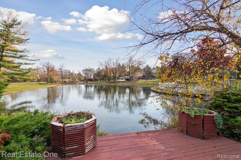 38826 Country Circle, Farmington Hills, MI 48331 — Photo 23