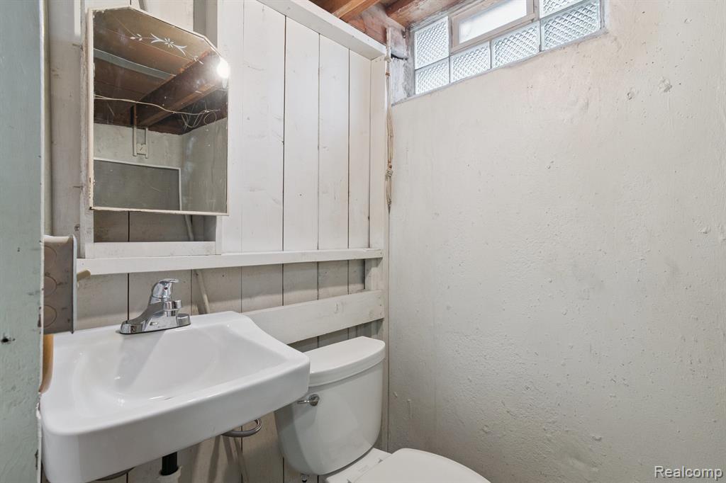 7868 Robinson Avenue, Allen Park, MI 48101 — Photo 31