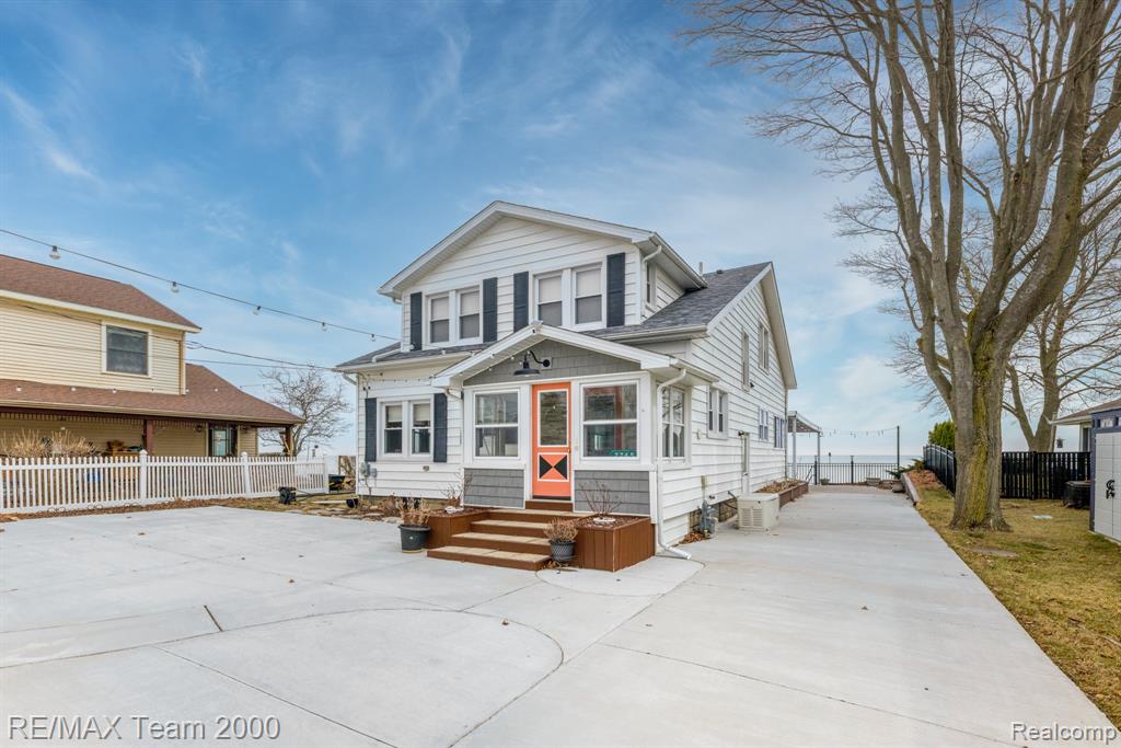 7745 Lakeview Drive, Lexington, MI 48450