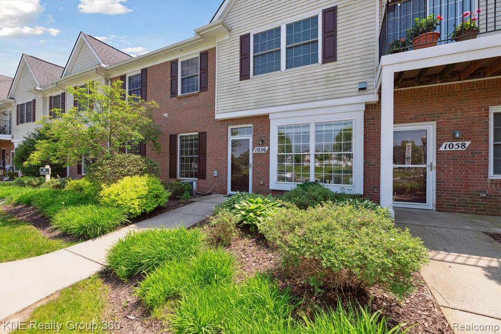 1056 SHIAWASSEE Circle, Howell, MI 48843 — Photo 14