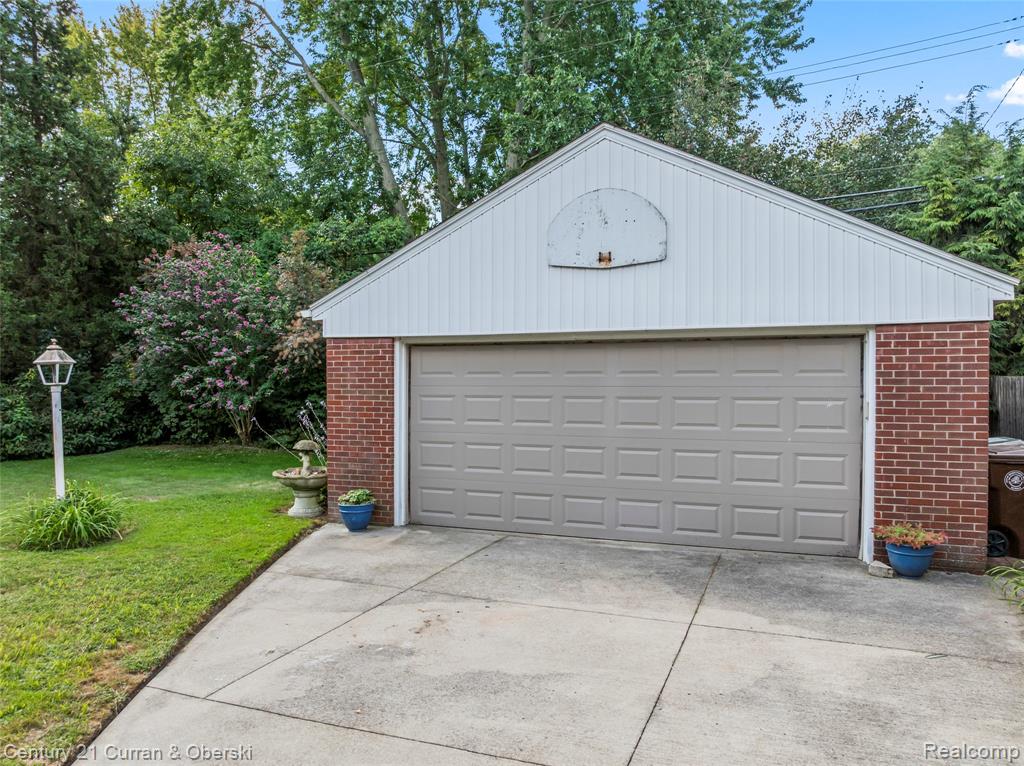 505 Hollywood Avenue, Grosse Pointe Woods, MI 48236 — Photo 35