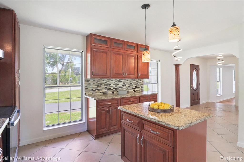 5262 Kingsfield Drive, West Bloomfield, MI — Photo 5