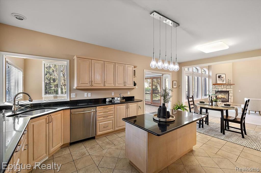374 Oakbridge Drive, Oakland, MI 48306 — Photo 15