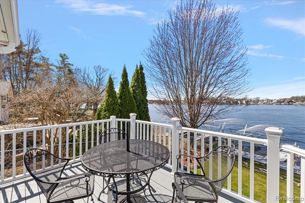 16 S NORTH SHORE Drive, Lake Orion, MI 48362 — Photo 43