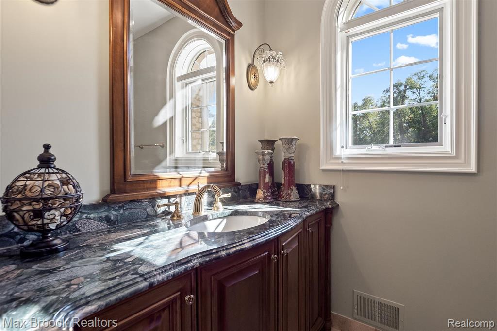 4764 Dow Ridge Road, Orchard Lake Village, MI 48324 — Photo 30