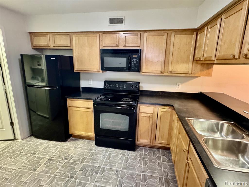 2605 Greenstone Boulevard, 201, Auburn Hills, MI 48326 — Photo 8