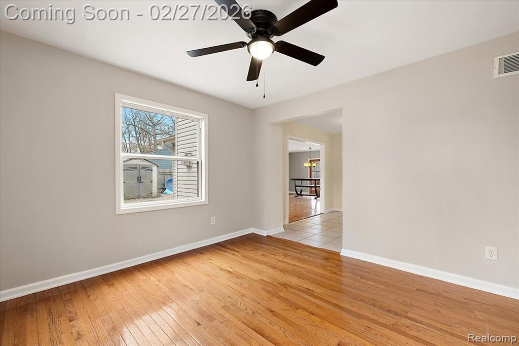 6885 Aeroview Street, West Bloomfield, MI 48324 — Photo 17