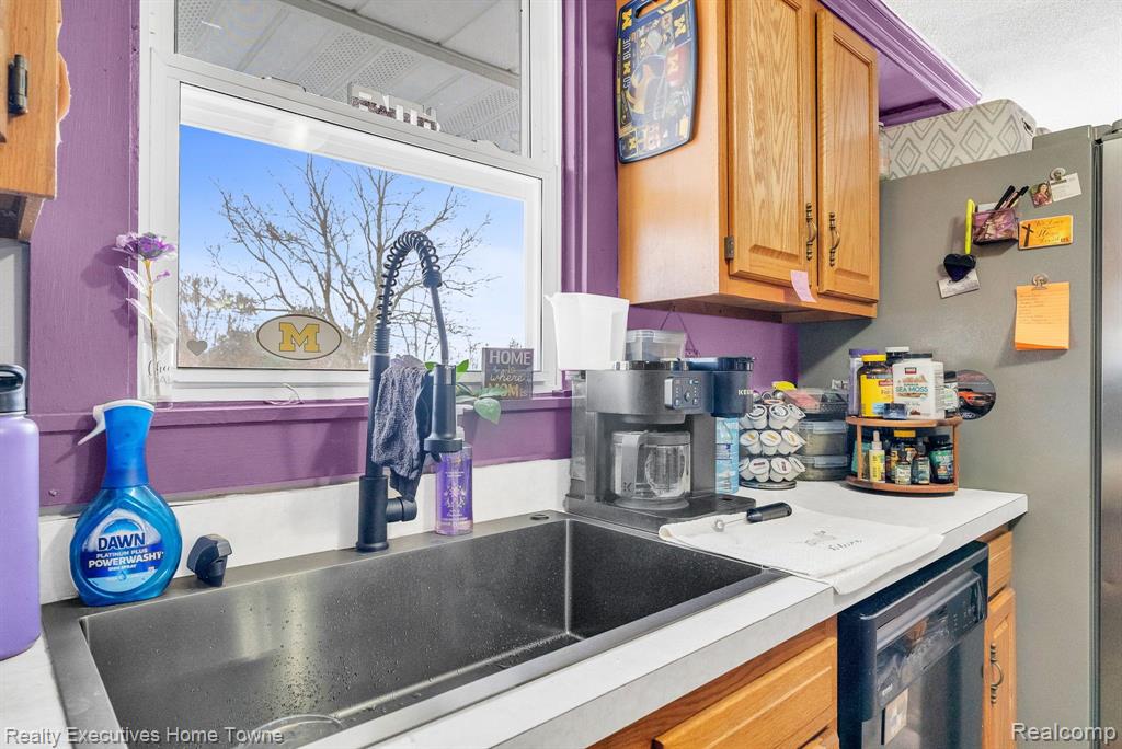 5086 STATE Road, Fort Gratiot, MI 48059 — Photo 14