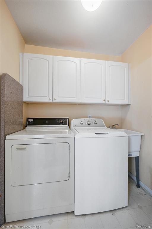 867 Saybrook Drive, Waterford, MI 48327 — Photo 19