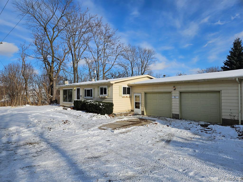 2740 N VAN DYKE Road, Imlay City, MI 48444 — Photo 3