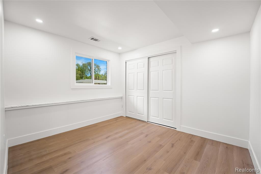 6742 Canterbury Court, Shelby Twp, MI 48316 — Photo 18