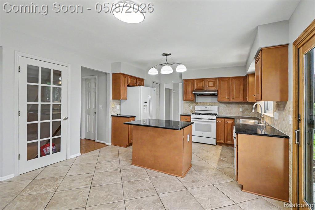 42819 Fairfield Drive, Belleville, MI 48111 — Photo 14