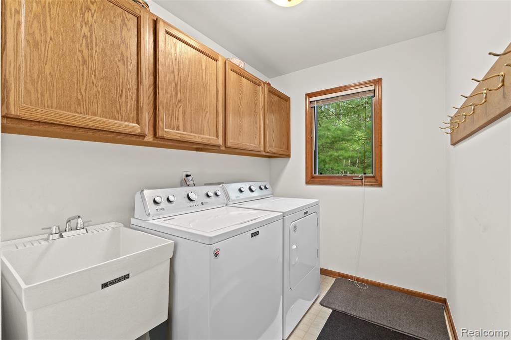 7837 Partridge Hill Drive, Brighton, MI 48116 — Photo 13