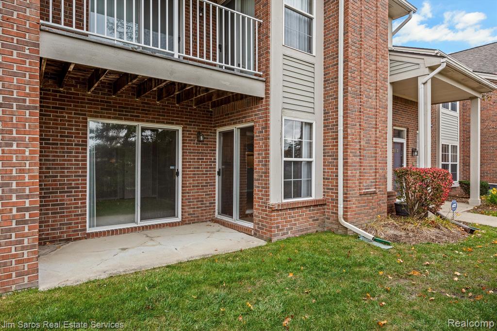 43115 WOODBRIDGE Drive, Clinton Twp, MI 48038 — Photo 13