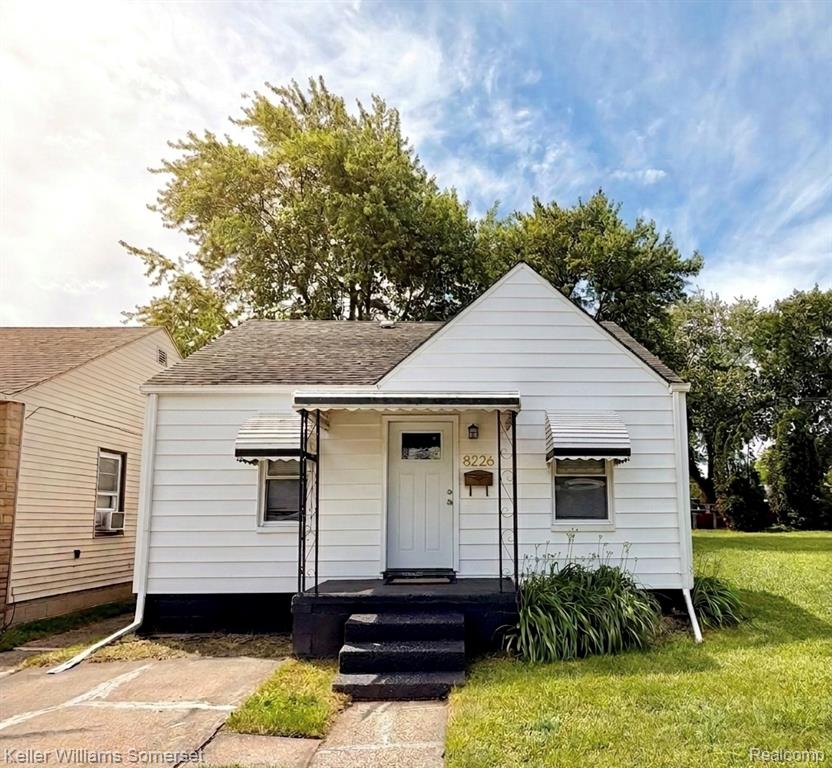 8226 Prospect Avenue, Warren, MI 48089 — front exterior