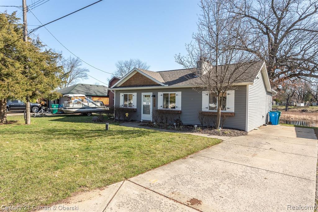 6084 BROCKWAY Street, Commerce Twp, MI 48382 — Photo 27