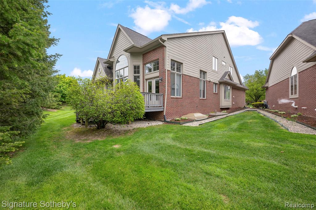 5375 Pembrooke Crossing Court, West Bloomfield, MI — Photo 5