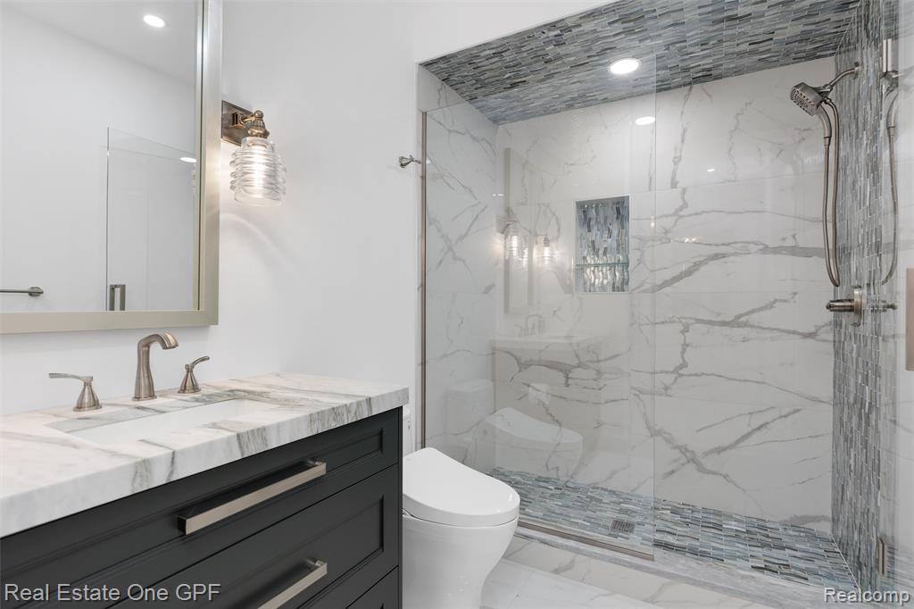 46 Evergreen Drive, 1, Harrison Township, MI — Photo 32