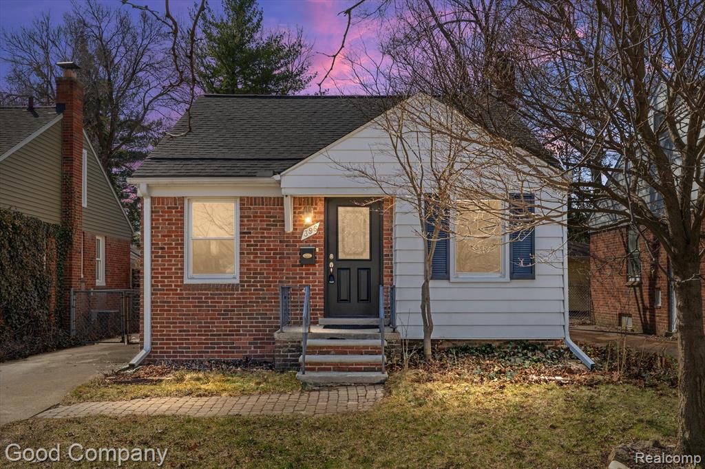 396 UNIVERSITY Street, Ferndale, MI 48220 — Photo 2