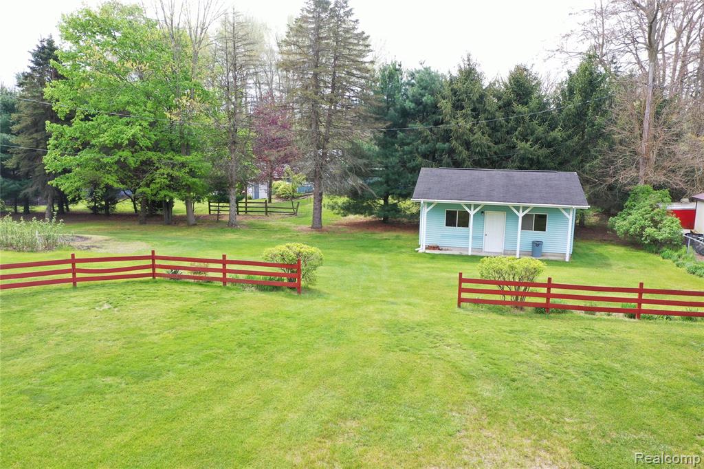 2676 Porcupine Trail, Lapeer, MI 48446 — Photo 60
