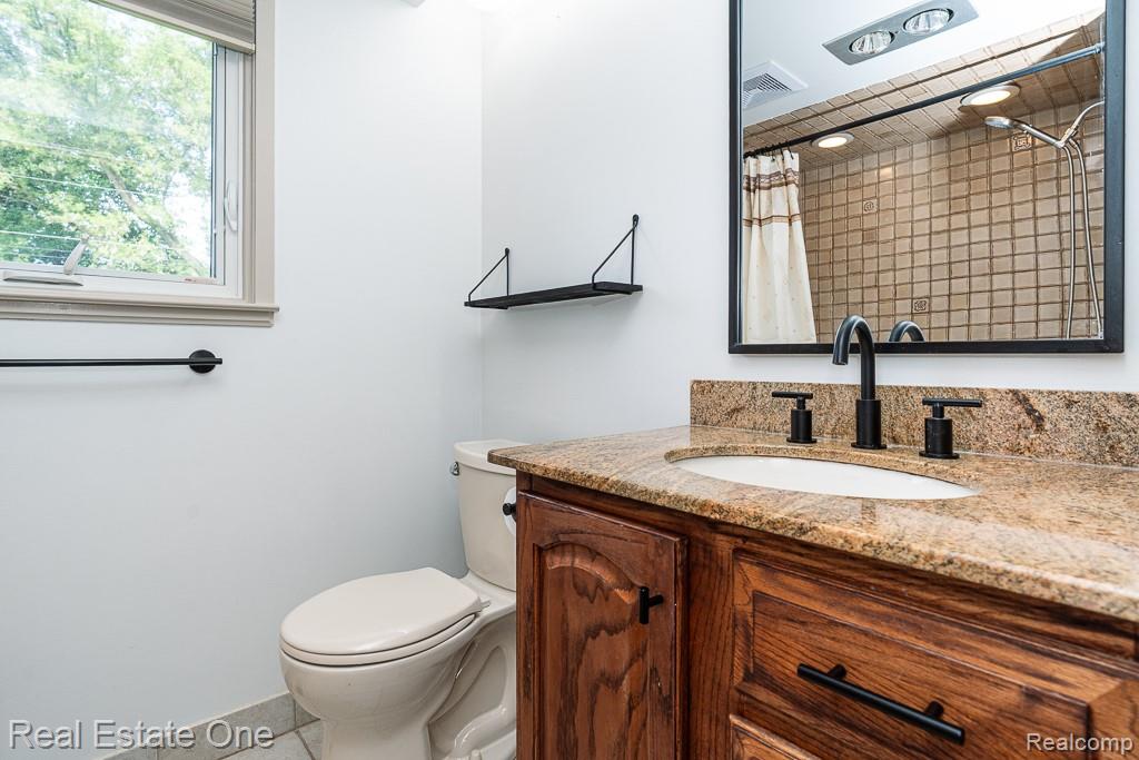 53081 Scenic Drive, Shelby Twp, MI 48316 — Photo 22