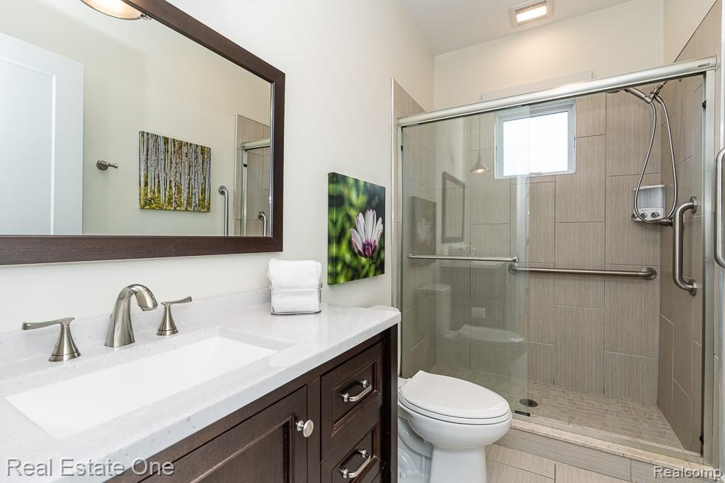 426 W University Drive, Rochester, MI 48307 — Photo 49