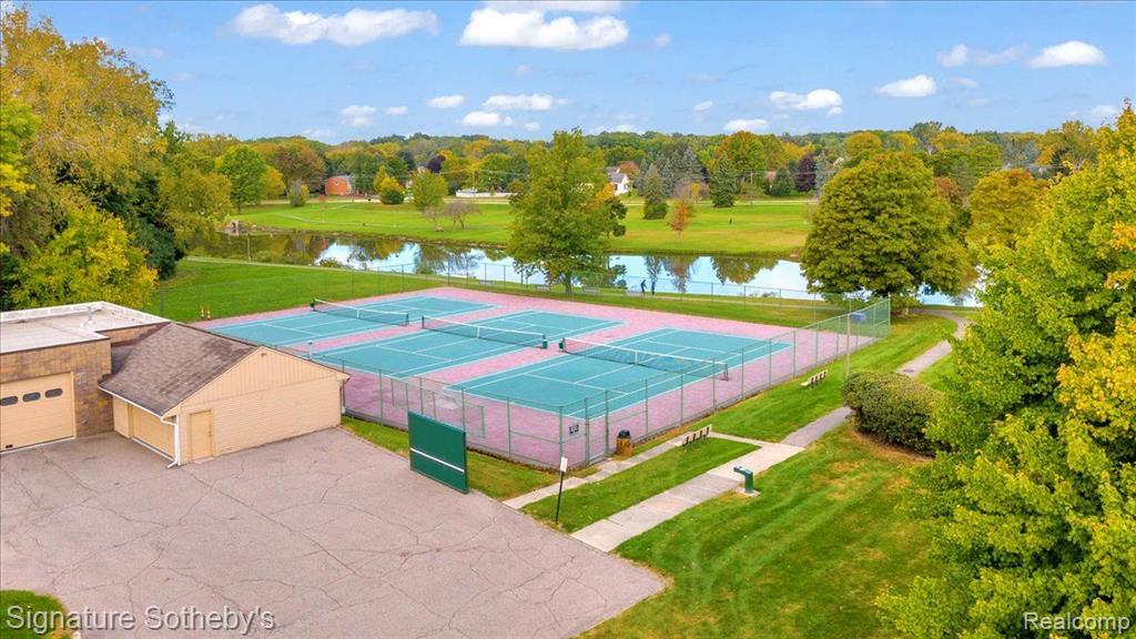1598 BRENTWOOD Drive, Troy, MI 48098 — Photo 32