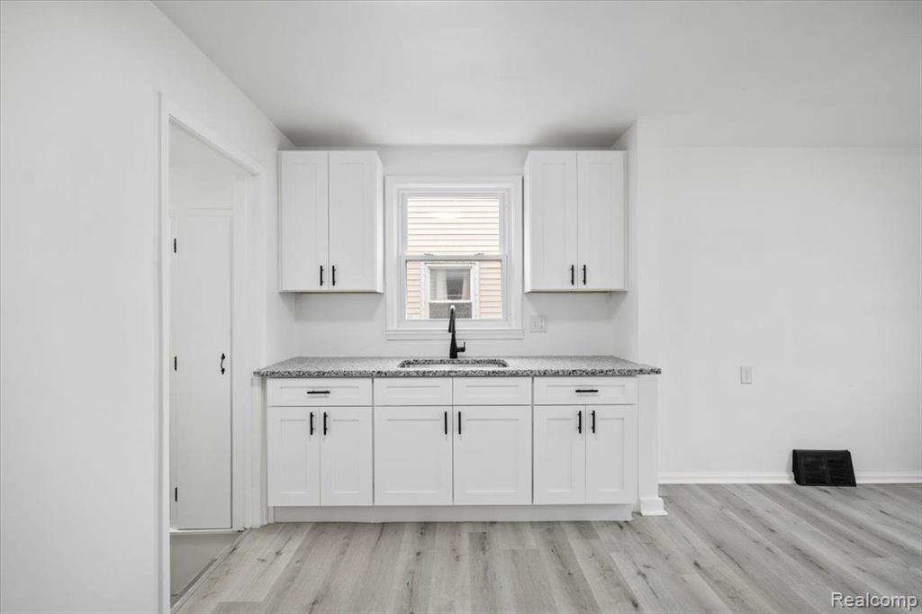 7491 PARKLAND, Redford, MI 48239 — Photo 11